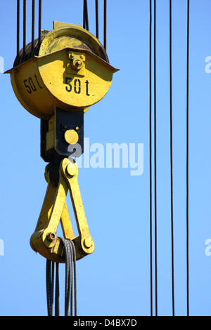 Detail von 50 Tonnen Gebäude Kranhaken Stockfoto