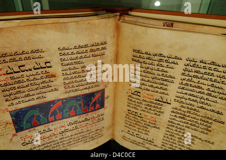 Alte jüdische Dokumente auf Hebräisch im jüdischen Museum in Berlin Stockfoto