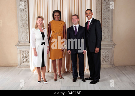 US-Präsident Barack Obama und First Lady Michelle Obama mit den weltweiten Marktführern im Metropolitan Museum in New York Stockfoto