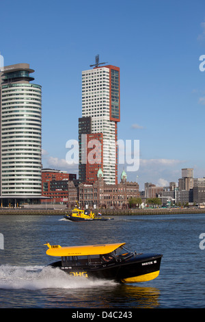 Rotterdam, Niederlande, Stadtbild mit moderner Architektur an den Kop van Zuid Stockfoto