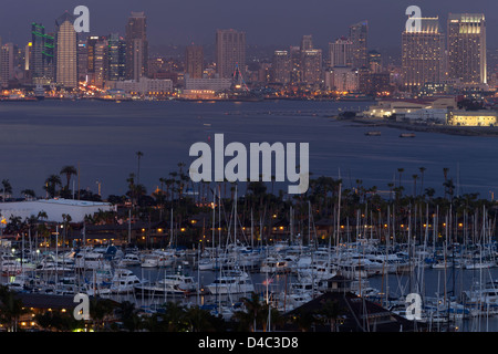 San Diego und Shelter Island in der Abenddämmerung, San Diego, Kalifornien Stockfoto