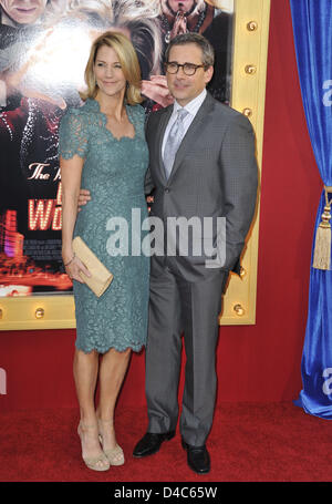 Los Angeles, Kalifornien, USA. 11. März 2013. 11. März 2013 - Los Angeles, Kalifornien, USA - Steve Carell, Nancy Wände an die Los Angeles Premiere '' unglaubliche Burt Wonderstone'' im TCL Chinese Theatre in Hollywood, Kalifornien am 11. März 2013 statt. 2013 (Bild Kredit: Kredit: D. Long/Globe Photos/ZUMAPRESS.com/Alamy Live-Nachrichten) Stockfoto