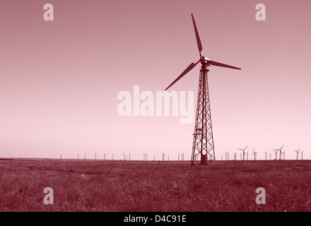 sehen Sie sich auf Wind-Turbinen-Kraftwerk Stockfoto