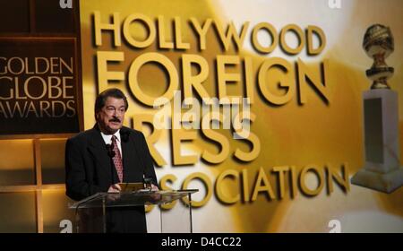 Jorge Camara, Präsident von der Hollywood Foreign Press Association (HFPA), während der Bekanntgabe der 65. Annual Golden Globe Awards im Beverly Hilton Hotel in Los Angeles, CA, USA, 13. Januar 2008 auf der Bühne gesehen. Durch ein 10-Wochen Streik der Writers Guild of America wurde der diesjährigen Golden Globes Verleihung zu einer einstündigen Pressekonferenz reduziert. Foto: Hubert Boesl Stockfoto