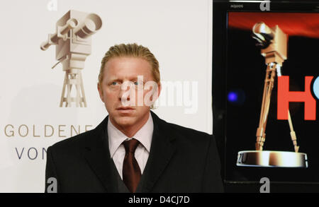 Deutsche Tennis-Legende Boris Becker kommt bei den 43. "Goldene Kamera" Awards in Berlin, Deutschland, 6. Februar 2008. Die "Goldene Kamera" wird verliehen durch den TV Magazin "Hoerzu". Foto: Soeren Stache Stockfoto