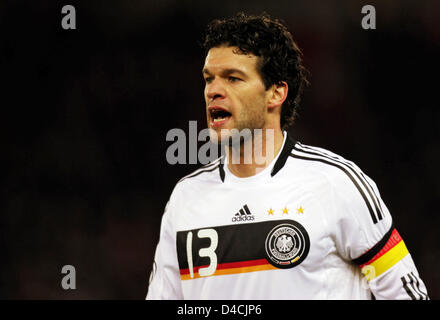 Deutschlands Michael Ballack gezeigt in Aktion während der internationalen freundlich Spiel Österreich gegen Deutschland am Ernst-Happel-Stadion in Wien, Österreich, 6. Februar 2008. Deutschland gewann das Spiel 3: 0. Foto: Oliver Berg Stockfoto