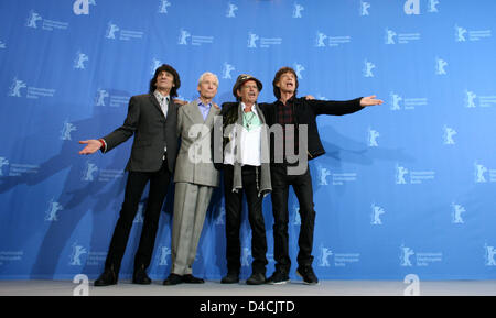 Die Rolling Stones Ron Wood, Charlie Watts, Keith Richards und Mick Jagger (L-R) stellen während der Foto-Shooting für "Shine A Light" bei der 58. Internationalen Filmfestspiele Berlin in Berlin, Deutschland, 7. Februar 2008. Scorseses Konzert Film "Shine a Light" mit den Rolling Stones Auftakt des diesjährigen Festivals. 21 Filme im Wettbewerb um die "goldene" teilnehmen und Stockfoto