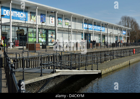 Canada Water und Surrey Quays Shopping Centre, Rotherhithe, London, Großbritannien. Stockfoto