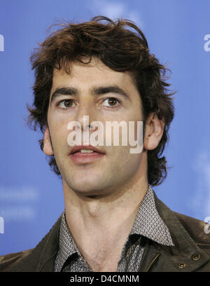 Spanischer Schauspieler Eduardo Noriega während ein Foto fordern ihren Film "Transsiberian" bei der 58. Internationalen Filmfestspiele Berlin in Berlin, Deutschland, 9. Februar 2008. Der Film läuft im besonderen auf der 58. Berlinale Panorama. Foto: Jörg Carstensen Stockfoto