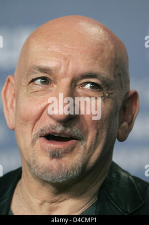 Britischer Schauspieler Sir Ben Kingsley während ein Foto rufen an seinem Film "Transsiberian" bei der 58. Internationalen Filmfestspiele Berlin in Berlin, Deutschland, 9. Februar 2008. Der Film läuft im besonderen auf der 58. Berlinale Panorama. Foto: Jörg CARSTENSEN Stockfoto