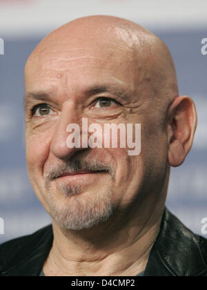 Britischer Schauspieler Sir Ben Kingsley während ein Foto rufen an seinem Film "Transsiberian" bei der 58. Internationalen Filmfestspiele Berlin in Berlin, Deutschland, 9. Februar 2008. Der Film läuft im besonderen auf der 58. Berlinale Panorama. Foto: Jörg CARSTENSEN Stockfoto