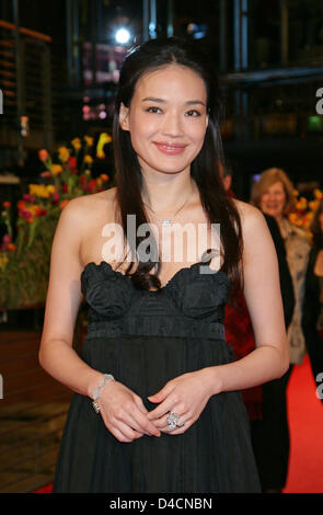 Taiwanische Schauspielerin und Mitglied der 58. Berlinale-Jury Shu Qi kommt für die Premiere des Films "Elegie" bei der 58. Internationalen Filmfestspiele Berlin in Berlin, 10. Februar 2008. Der Film läuft im Wettbewerb um den Silber und goldenen Bären auf der 58. Berlinale. Foto: Jens Kalaene Stockfoto