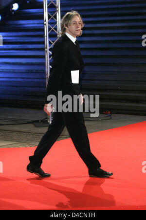 Irische Musiker und Aktivist Bob Geldof kommt für die Charity-Gala "Cinema for Peace" in Berlin, Deutschland, 11. Februar 2008. Die jährlichen Charity-Event findet statt im Rahmen der 58. Berlinale. Foto: Jörg CARSTENSEN Stockfoto