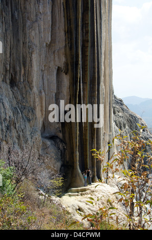 Die Basis der Cascada Grande, Hierve el Agua, Oaxaca, Mexiko. Stockfoto