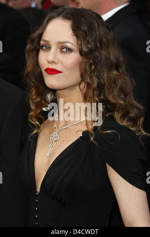 Französische Sängerin und Schauspielerin Vanessa Paradis kommt für den 80. Oscar-Verleihung im Kodak Theatre in Hollywood, CA, Vereinigte Staaten, 24. Februar 2008. Der Academy Awards, im Volksmund bekannt als die Oscars, werden von der Academy of Motion Picture Arts und Sciences (AMPAS) zu erkennen, Exzellenz von Profis in der Filmindustrie, einschließlich Regisseure, Schauspieler und Schriftsteller vorgestellt. Stockfoto