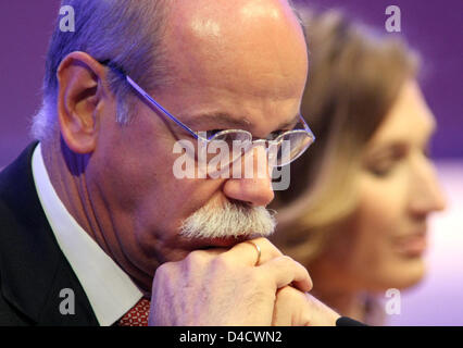 Ehemalige deutsche Welt Klasse Tennisspielerin Steffi Graf und Daimler AG CEO Dieter Zetsche Potrayed in den deutschen Medien Award 2007 in Baden-Baden, Deutschland, 24. Februar 2008. Das Endowment ist zum 16. Mal Frau Graf und Herr Agassi ausgezeichnet. Sie wurden mit dem Preis ausgezeichnet, weil sie "Tausende unterpriviligierte Kinder mit beispielhaften Reserve und Witho Themselvels gewidmet Stockfoto
