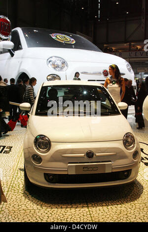 Der neue Fiat 500 im Bild am Pressetag nach der 78. International Motor Show Genf, 4. März 2008. Rund 260 Aussteller aus 30 Nationen präsentieren ihre neuesten Entwicklungen an der 78. International Motor Show Genf von 06 bis 16 März läuft auf 77.550 Quadratmetern. Foto: ULI DECK Stockfoto