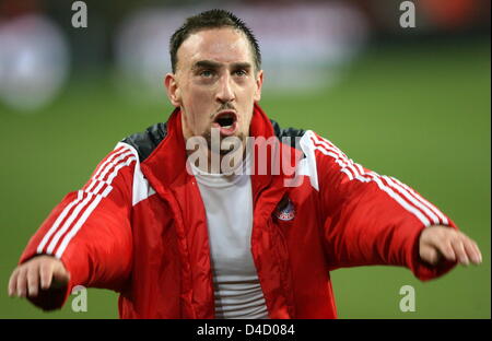 Münchens Franck Ribery feiert nach der UEFA-Cup Runde der letzten 16 Hinspiel Spiel RSC Anderlecht Vs FC Bayern München bei konstanter Vanden Stock Stadion in Belgien, 6. März 2008. München gewann 0-5. Foto: Franz-Peter Tschauner Stockfoto