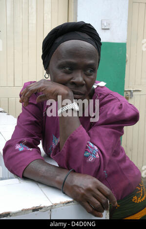 Das Bild zeigt die Wäsche Frau und "gute Seele" der Mama Fatuma Kinderheim Waisenhaus in Nairobi, Kenia, 30. November 2007. Foto: Sandra Gaetke Stockfoto