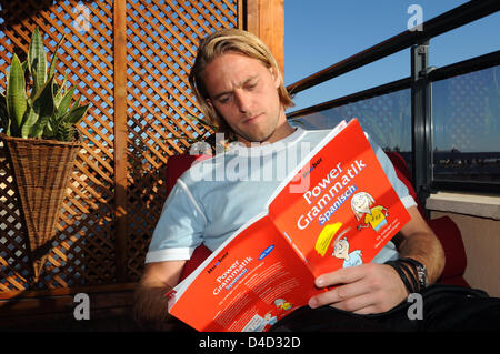 Timo Hildebrand, deutscher Torwart der spanischen Primera Division Club FC Valencia SWOT spanische Grammatik in einem Foto-Shooting mit der deutschen Presse-Agentur Dpa in Valencia, Spanien, 6. März 2008. Foto: Gero Breloer Stockfoto