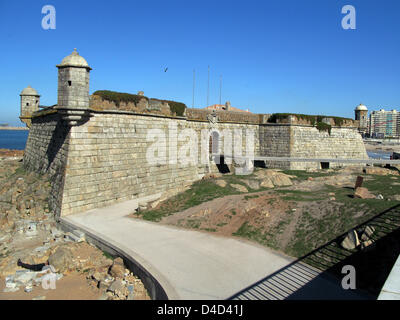 Das Bild fängt die alte Festung "Forte de São Francisco Xavier" von Porto, Portugal, 5. März 2008. Porto ist die zweitgrößte Stadt Portugals mit ca. 330.000 Einwohnern. Foto: Federico Gambarini Stockfoto