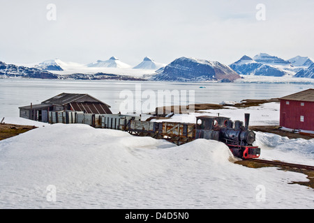 Verlassene Dampfzug, die einst für den Transport von Kohle aus dem Bergwerk in Ny Alesund, Spitzbergen Stockfoto