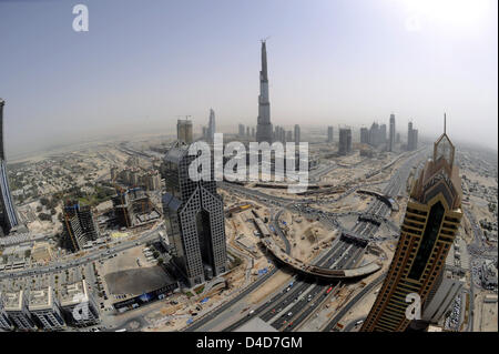 Das Bild zeigt eine Ansicht von Dubai, Vereinigte Arabische Emirate, 19. März 2008. Foto: Peter Kneffel Stockfoto