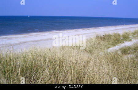 (Dpa-Dateien) Die Datei Bild datiert im Jahr 2004 bietet einen Blick auf einen Strand in der Nähe von Hvide Sande, Dänemark. Foto: Frank Mai Stockfoto