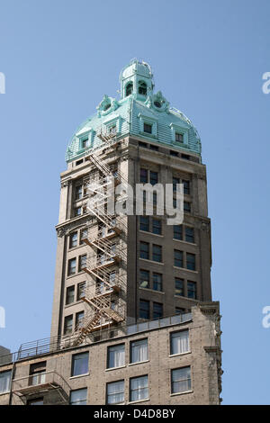 (Dpa-Dateien) Die Datei, die im Bild vom 7. September 2007 liefert einen Blick auf die markanten oberen Teil des Sun Tower in der Innenstadt von Vancouver, Kanada. Foto: Alexandra Schuler Stockfoto