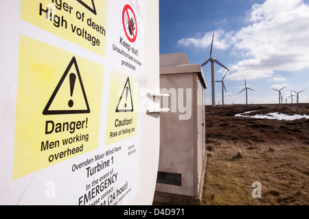 Ovenden Moor Windpark im Besitz von E.on über Keighley, West Yorkshire, UK, einer der ältesten Windparks Großbritanniens. Stockfoto