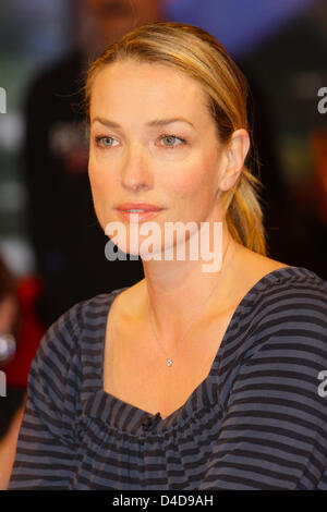 Ex-Model Tatjana Patitz gezeigt als Gast in der NDR-Talkshow "Sterben Tietjen Und Dibaba" in einem Studio in Hannover, Deutschland, 4. April 2008. Foto: Peter Steffen Stockfoto