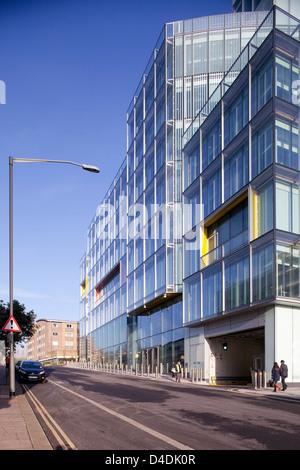 Amex-Haus, Brighton, United Kingdom. Architekt: EPR Architekten Limited, 2013. Außenansicht der Westfassade. Stockfoto