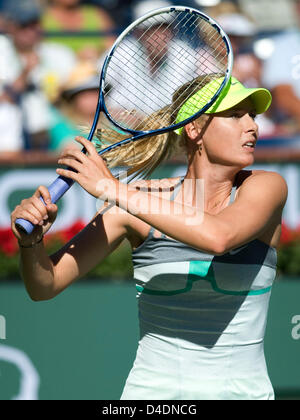 10.03.2013. Indische Brunnen, Kalifornien, USA.  Maria Sharapova Niederlagen Suarez Navarro (ESP) 7: 5 6: 3 in ihrem Einzel-Match bei der BNP Paribas Open, Indian Wells Tennis Garden, Indian Wells, CA Stockfoto