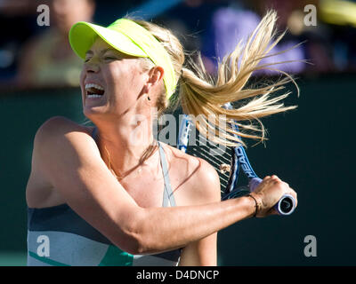 10.03.2013. Indische Brunnen, Kalifornien, USA.  Maria Sharapova Niederlagen Suarez Navarro (ESP) 7: 5 6: 3 in ihrem Einzel-Match bei der BNP Paribas Open, Indian Wells Tennis Garden, Indian Wells, CA Stockfoto