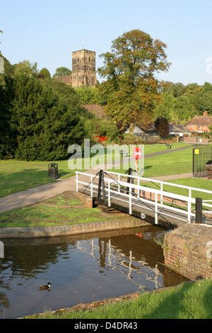 Droitwich Canal und Doddenham Kirche Droitwich Worcestershire England UK Stockfoto
