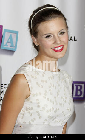 US-amerikanische Schauspielerin Maggie Grace kommt bei der Weltpremiere des Films "Baby Mama" während des Tribeca Film Festivals im Ziegfeld Theatre in New York City, USA, 23. April 2008. Foto: Hubert Boesl Stockfoto