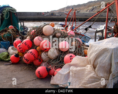 Fanggeräte am Kai Stockfoto