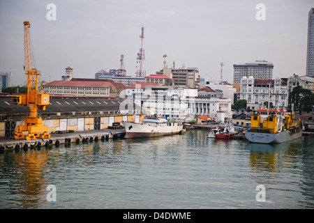 Sri Lanka Ports Authority, SLPA Colombo, Sri Lanka Colombo Port Authority Container Terminal, Portalkrane, Schiffe entladen-Boxen Stockfoto