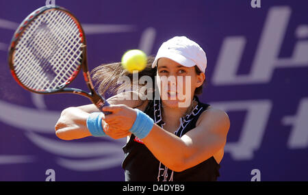 Marion Bartoli Frankreich kehrt eine Vorhand Lucie Safarova der Tschechischen Republik in ihrem German Open Spiel in Berlin, Deutschland, 6. Mai 2008. Bartoli besiegte Safarova 6-0, 6: 3. Foto: Klaus-Dietmar Gabbert Stockfoto