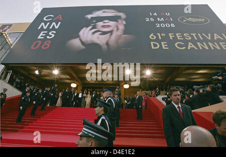 Das Palais des Festivals im Bild bei der feierlichen Eröffnung der 61. Filmfestspiele von Cannes in Cannes, Frankreich, 14. Mai 2008. Foto: Hubert Boesl Stockfoto