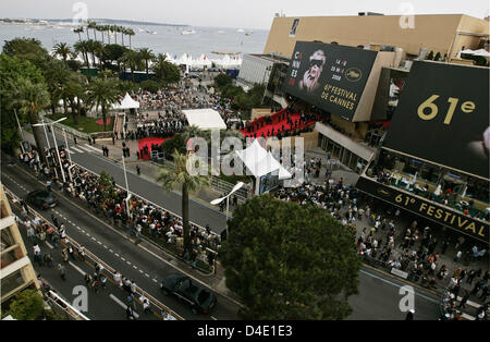 Anreise am Palais des Festivals für die Eröffnungsfeier der 61. Filmfestspiele von Cannes in Cannes, Frankreich, 14. Mai 2008. Foto: Hubert Boesl Stockfoto