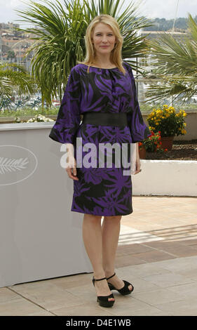 Australische Schauspielerin Cate Blanchett posiert für Fotografen vor einer Pressekonferenz für ihren Film "Indiana Jones 4" bei den 61. Filmfestspielen in Cannes, Frankreich, 18. Mai 2008. Foto: Hubert Boesl Stockfoto