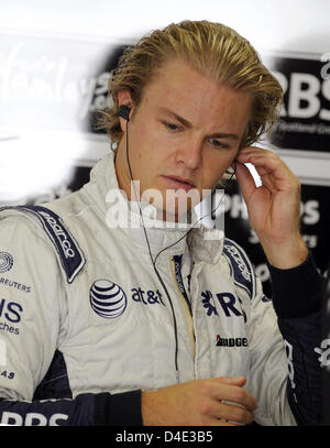 Deutsche Formel1-Fahrer Nico Rosberg Williams ist vor dem ersten Training auf dem Fuji Speedway-Rennstrecke in der Nähe von Gotemba, Japan, 10. Oktober 2008 abgebildet. Der Grand Prix von Japan statt findet am 12. Oktober. Foto: JENS Büttner Stockfoto