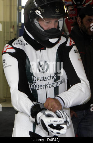 Deutsche Rennfahrer Michael Schumacher fährt seine Honda Team Holzhauer beim Training in der IDM Superbike-Rennen in Oschersleben, Deutschland, 16. Mai 2008. Foto: Jens Wolf Stockfoto