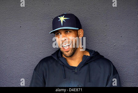 12. März 2013 - St. Petersburg, Florida, US - JAMES BORCHUCK |   Zeiten... David Price, entspannend auf der Trainerbank bevor die Strahlen Trainingsspiel gegen die Yankees Dienstag in Port Charlotte, Frühling hieß die Eröffnung Tagesstarter für die Saison 2013. (Kredit-Bild: © James Borchuck/Tampa Bay Times/ZUMAPRESS.com) Stockfoto