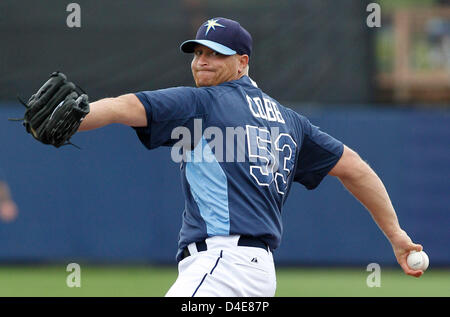 12. März 2013 - St. Petersburg, Florida, US - JAMES BORCHUCK |   Zeiten... Alex Cobb liefert während der Strahlen-Frühling-Training-Spiel gegen die Yankees an Charlotte Sportpark Dienstag in Port Charlotte, FL. (Credit-Bild: © James Borchuck/Tampa Bay Times/ZUMAPRESS.com) Stockfoto