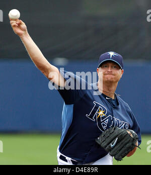 12. März 2013 - St. Petersburg, Florida, US - JAMES BORCHUCK |   Zeiten... Alex Cobb liefert während der Strahlen-Frühling-Training-Spiel gegen die Yankees an Charlotte Sportpark Dienstag in Port Charlotte, FL. (Credit-Bild: © James Borchuck/Tampa Bay Times/ZUMAPRESS.com) Stockfoto