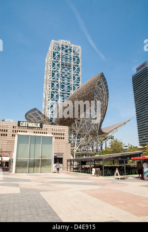 Spanien, Katalonien, Barcelona, Shopping-Mall oder Peix Ballena (Wal) von Gehry in das Olympische Dorf marina Stockfoto