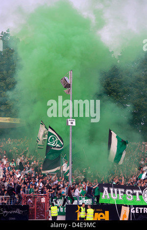 Münster, Ultra-Fans feiern ihr Team Preussen Münster. Stockfoto