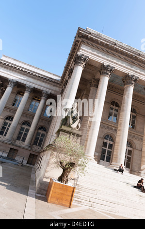 PARIS, Frankreich: Der Bourse (Börse) an einem warmen sonnigen Herbsttag Stockfoto